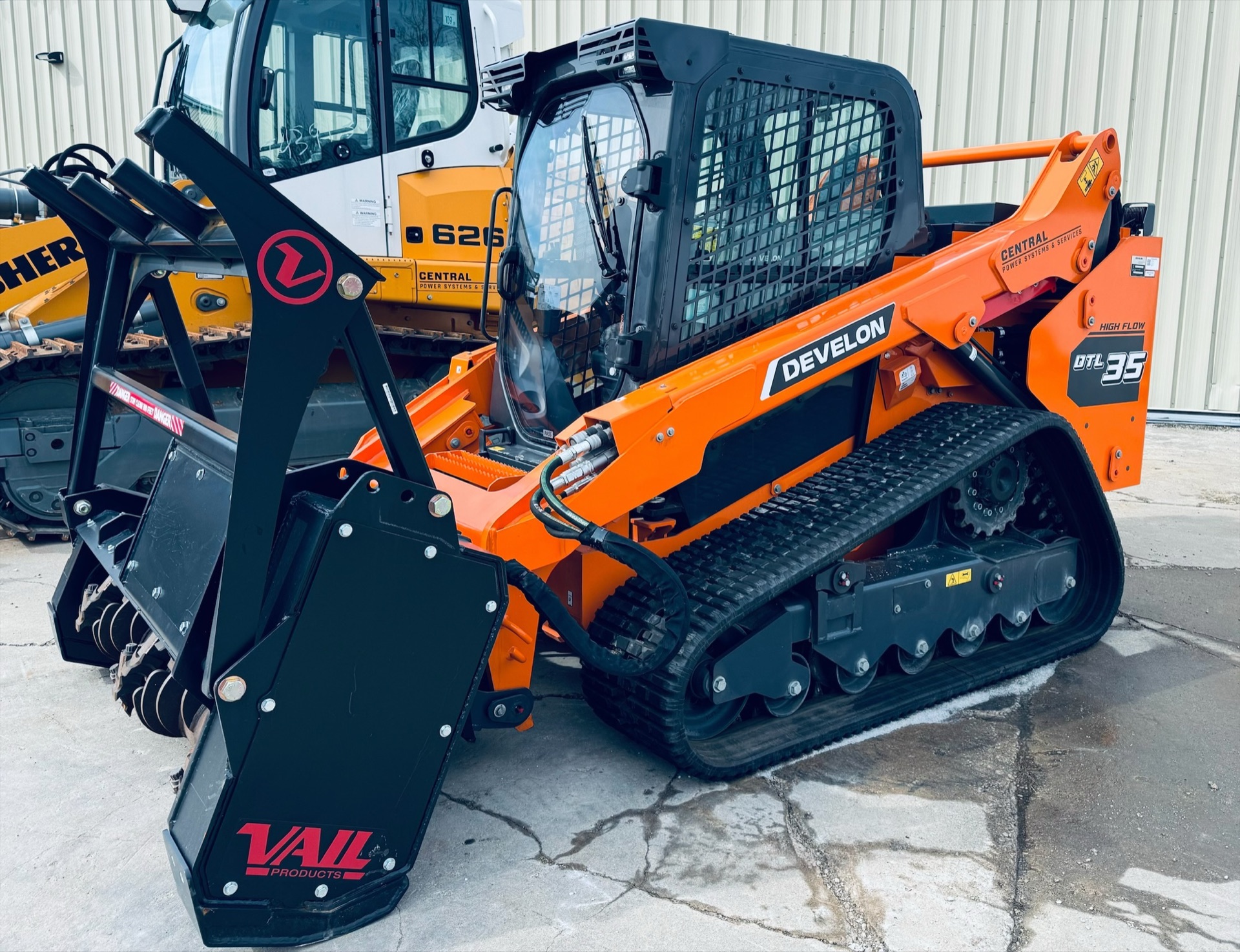 Develon DT135 with VAIL mulcher — quarter view